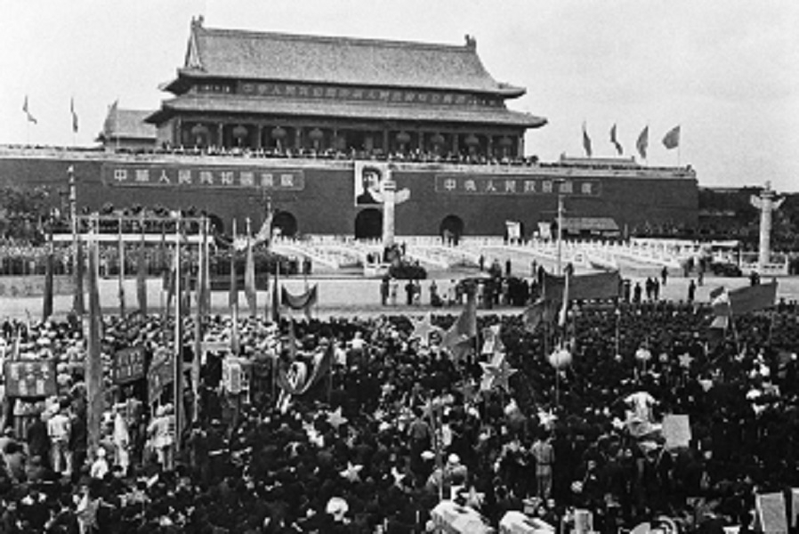 Cerimônia de fundação da República Popular da China, praça Tiananmen, 1949